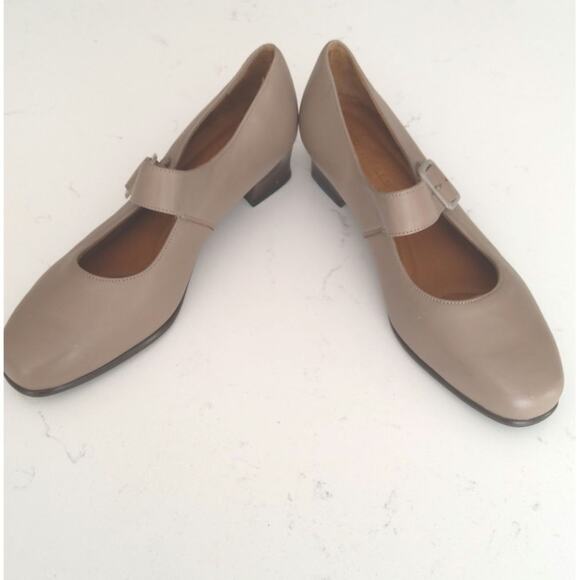 Womens leather Mary Jane style block heel Made in USA size 10 comfort bone color - Picture 5 of 10